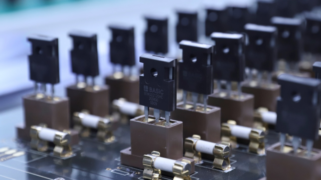 供应SiC（碳化硅）功率器件：SiC 肖特基二极管、SiC MOSFET、SiC 功率模块