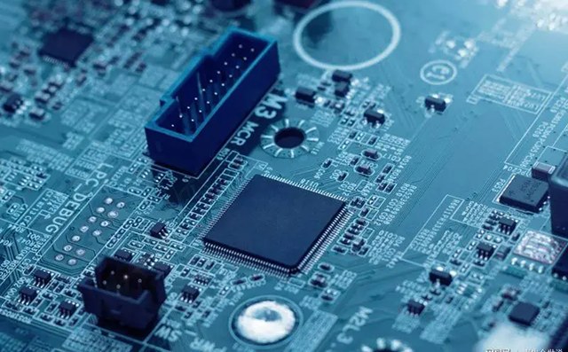 收购 Broadcom：主机总线适配器、RAID 控制卡、SAS 扩展器、硬盘驱动器