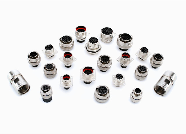 供应全新 [Amphenol] 电源连接器、射频连接器 (RF)、USB Type C 连接器