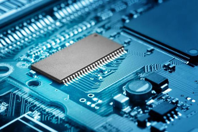 回收瑞萨特定应用时钟：PCI Express 时钟、处理器时钟、实时时钟